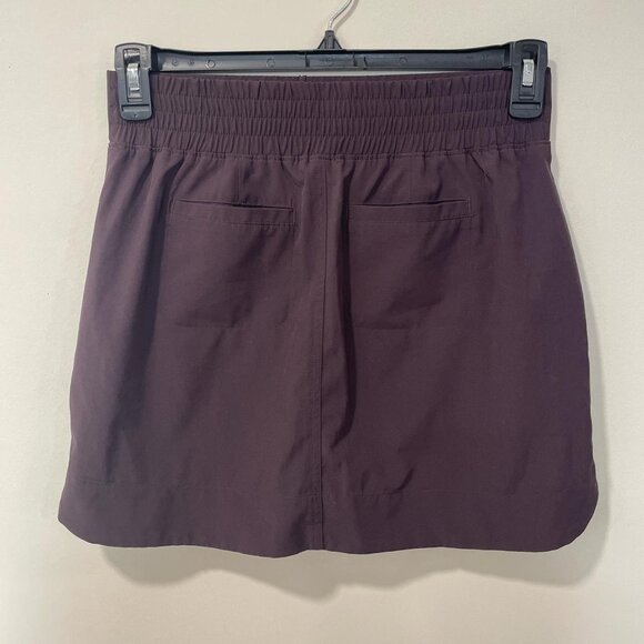 Tennis or golf skirt with built in shorts and zipper front pockets  Size S - Picture 3 of 5